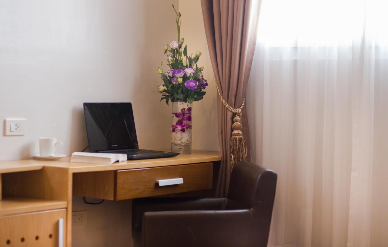 Eliana Ruby Hotel & Travel Hanoi Exterior foto